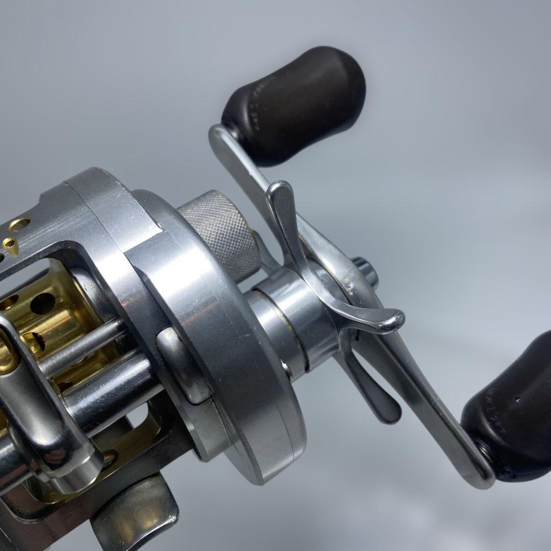 シマノ・03カルカッタコンクエスト201DＣ