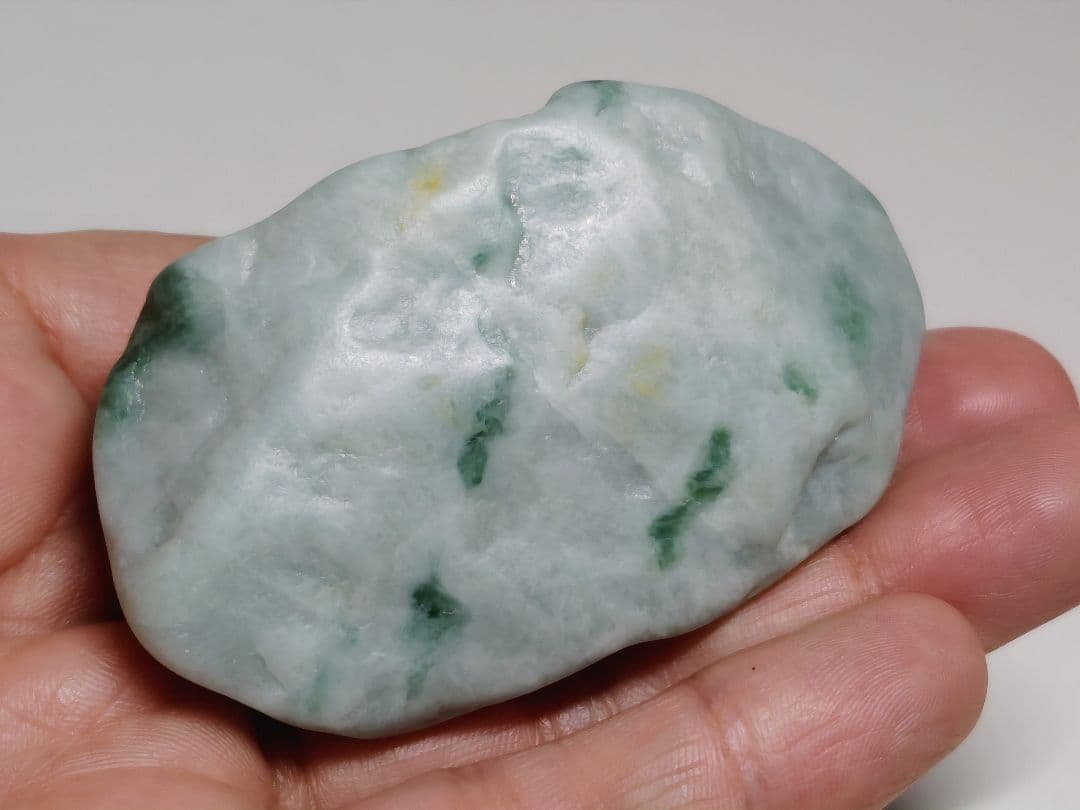 灰緑 147g 翡翠 ヒスイ 原石 鑑賞石 自然石 誕生石 鉱物 鉱石 水石