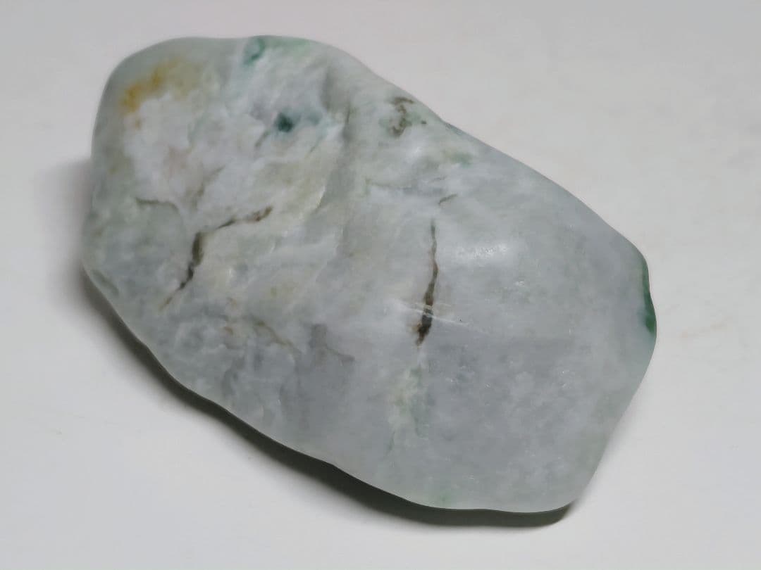 灰緑 147g 翡翠 ヒスイ 原石 鑑賞石 自然石 誕生石 鉱物 鉱石 水石