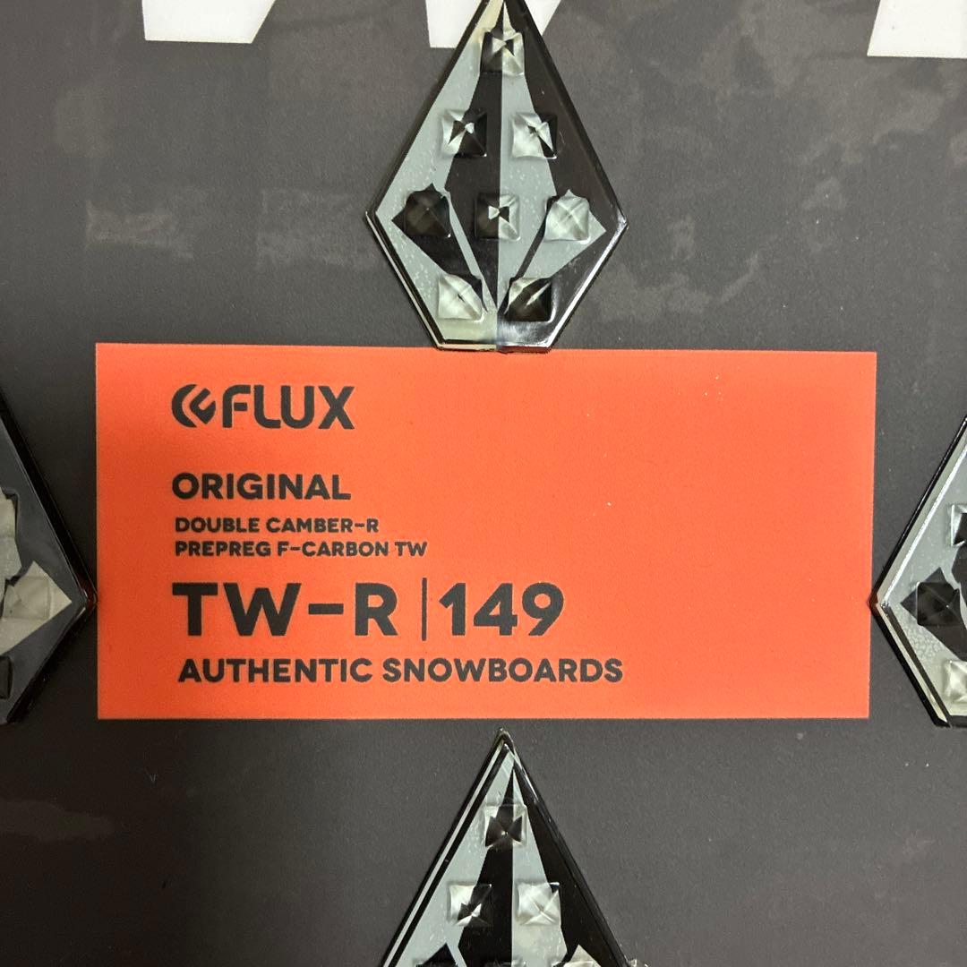 FLUXスノーボード板