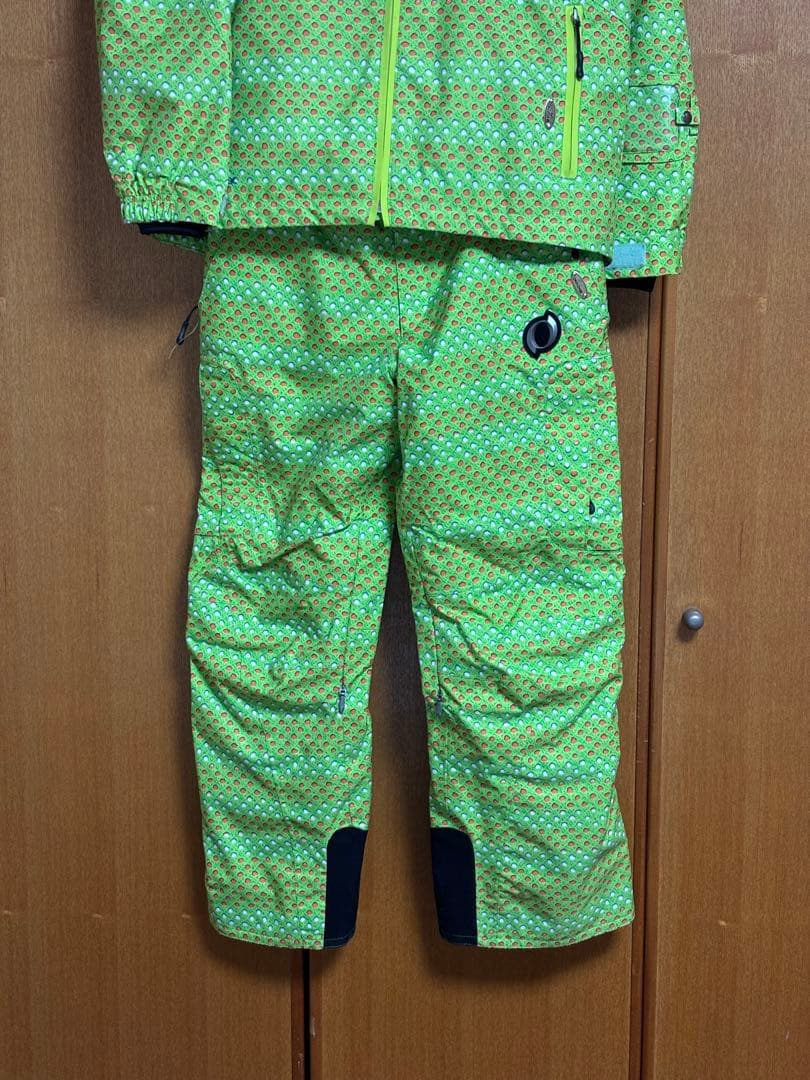 美品　オンヨネ　蛍光グリーン ドットパターン スキーウェア