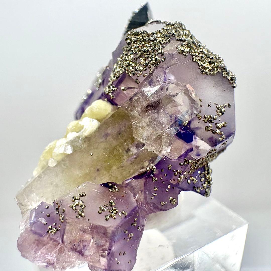 576 中国 内モンゴル産 フローライト&パイライト&クォーツ