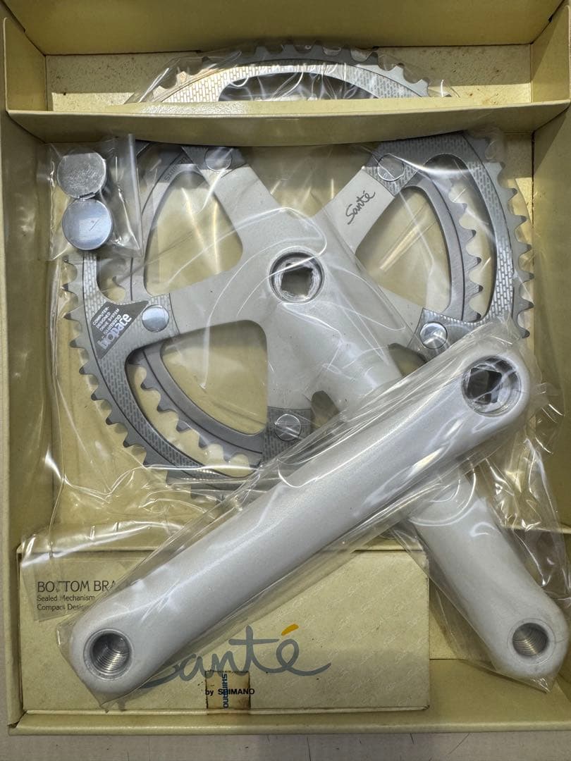 新品未使用　箱入り　クランクセット　ボトムブラケット　サンテ