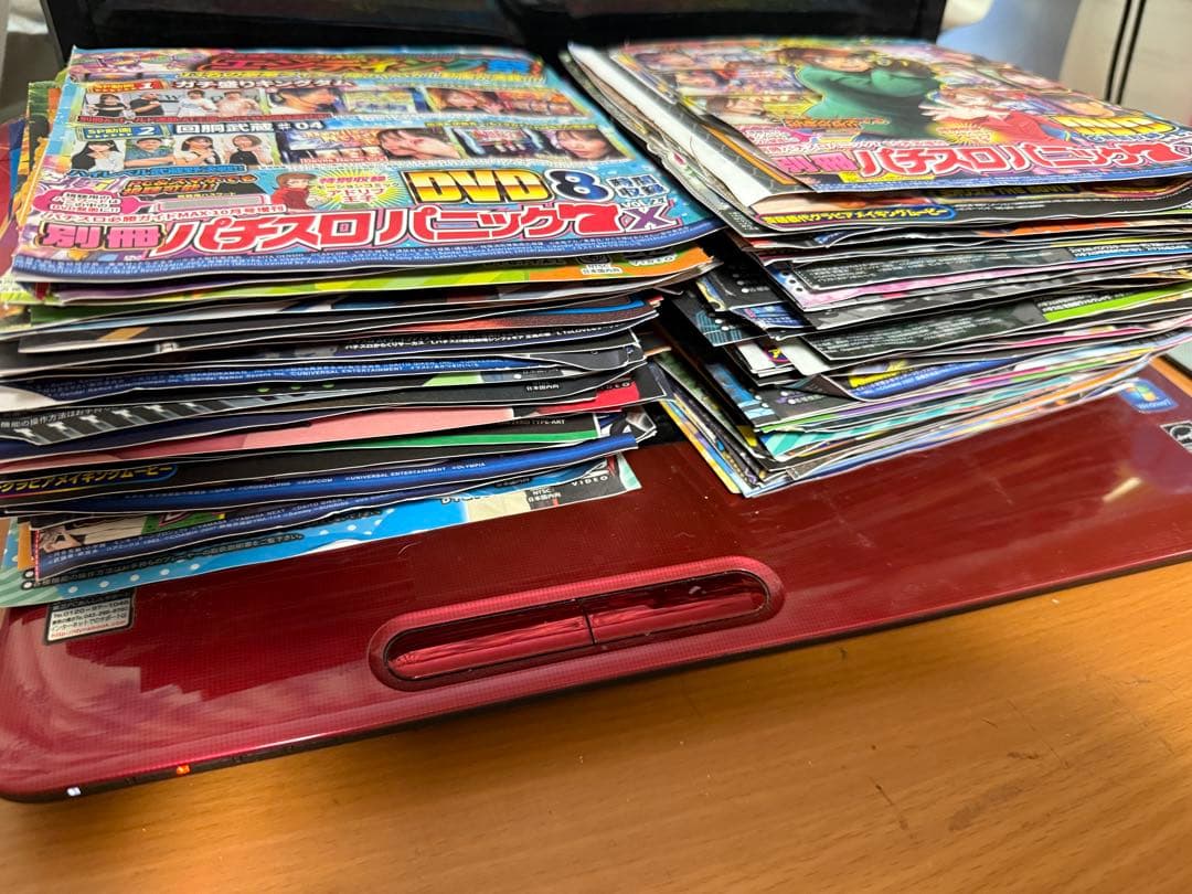 最新入り99枚！パチスロ漫画雑誌付録DVD まとめて