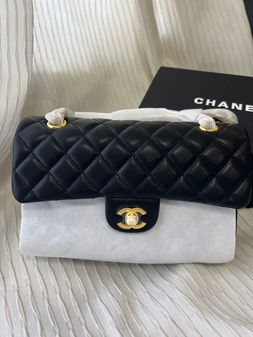 CHANELブラックチェーンバック　ノベルティ