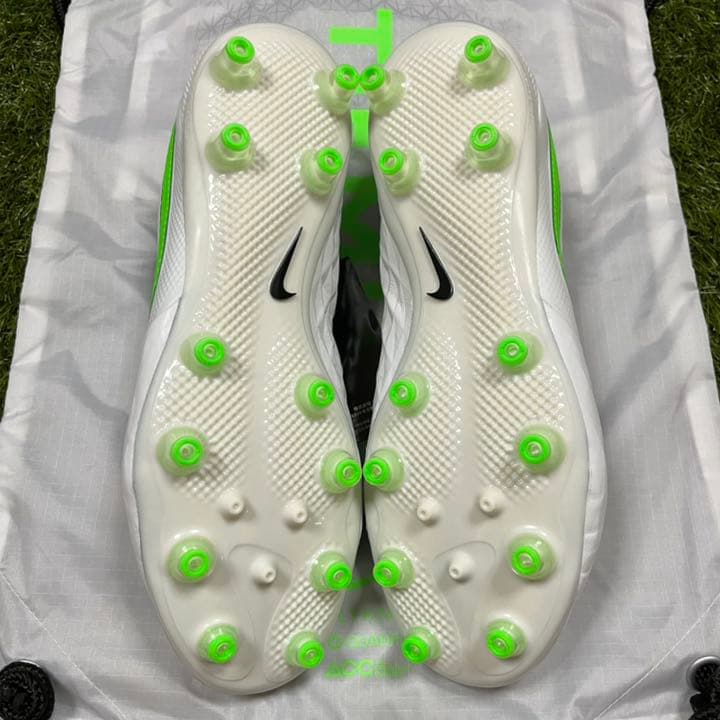 サッカースパイク ナイキ ティエンポ レジェンⅧ エリート AG-PRO