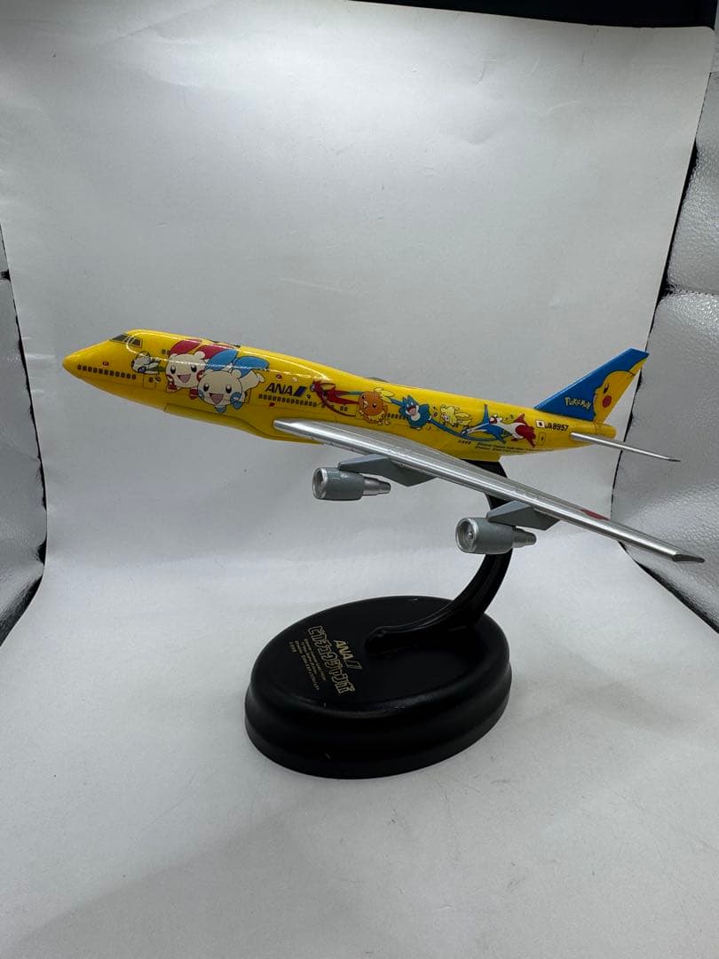 ANA ピカチュウジャンボ(ポケモンジェット) JA8957