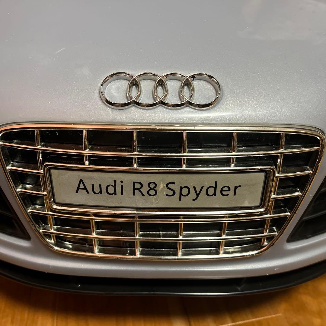 【動作確認済】アウディ 充電式　電動乗用車 Audi R8 Spyder