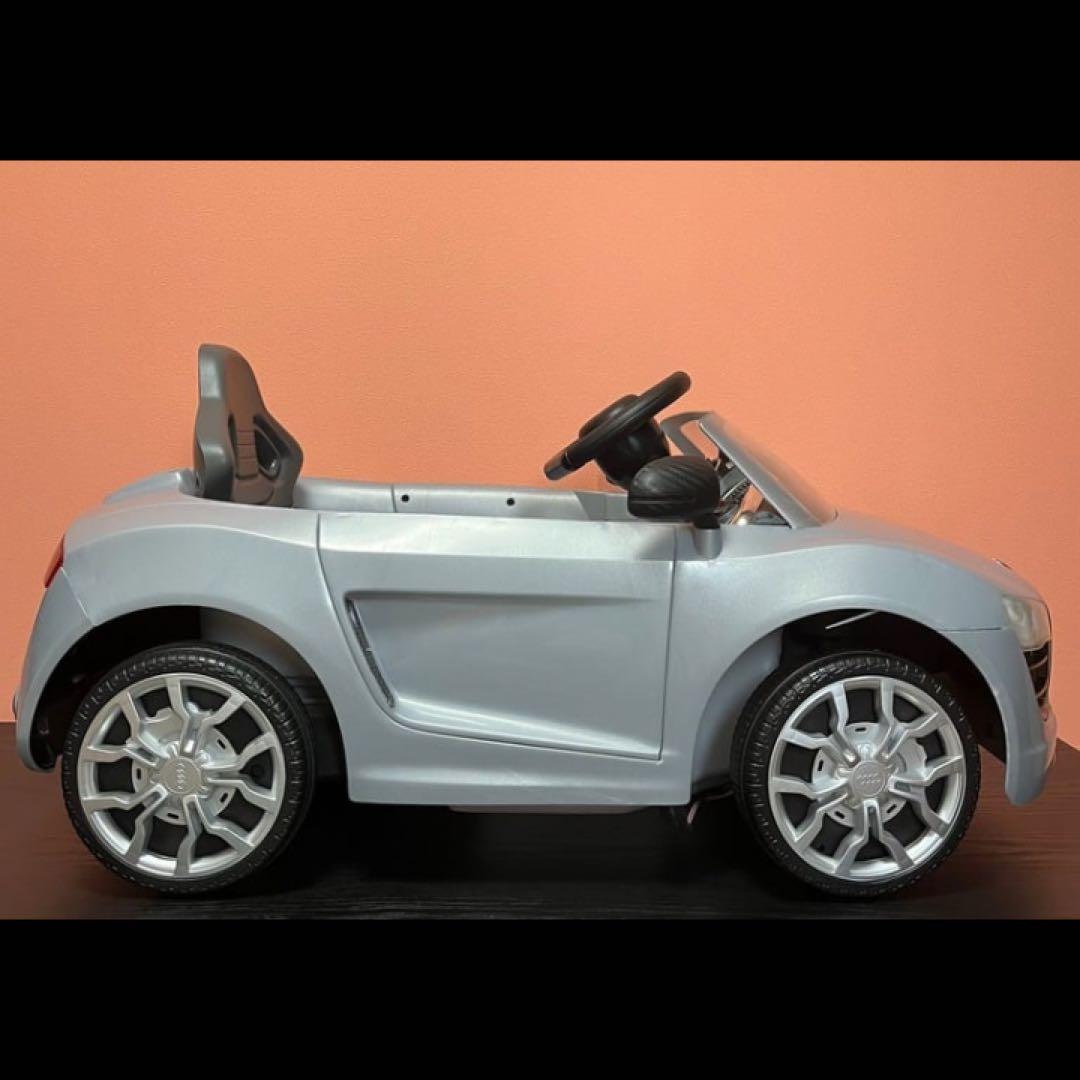 【動作確認済】アウディ 充電式　電動乗用車 Audi R8 Spyder