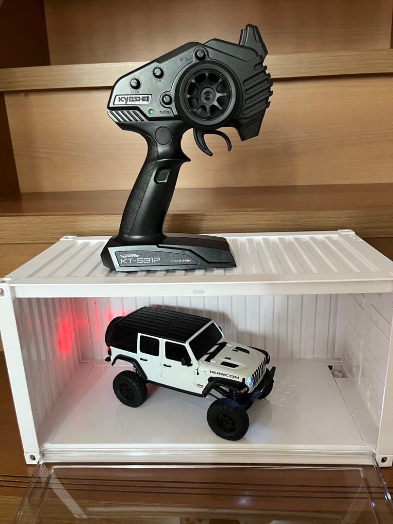 ミニッツ　4×4 ディスプレイケース付き