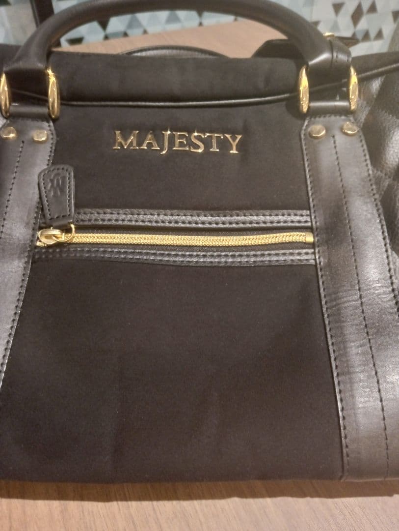 美品MAJESTY キルティング ブラックゴルフバッグ