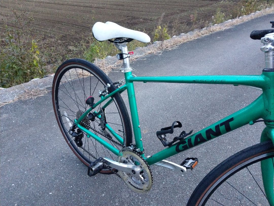 GIANT 　 ジャイアント ESCAPE 　クロスバイク エスケープ　R3