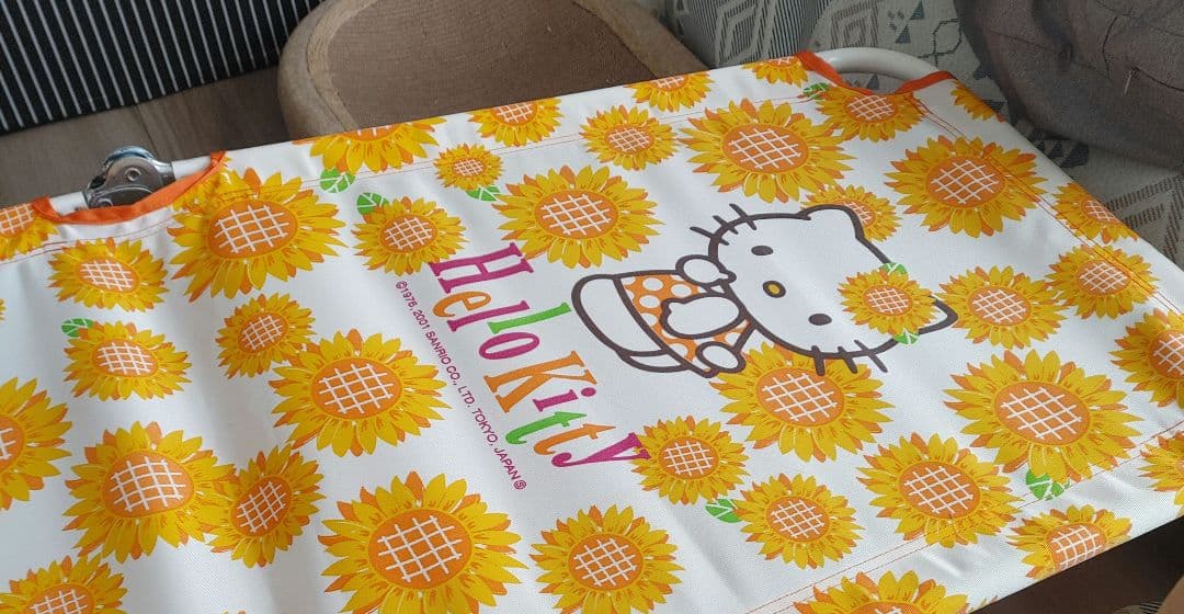ビーチベッド【折り畳み】サンリオ　ハローキティ　可愛い　夏　アウトドア　海