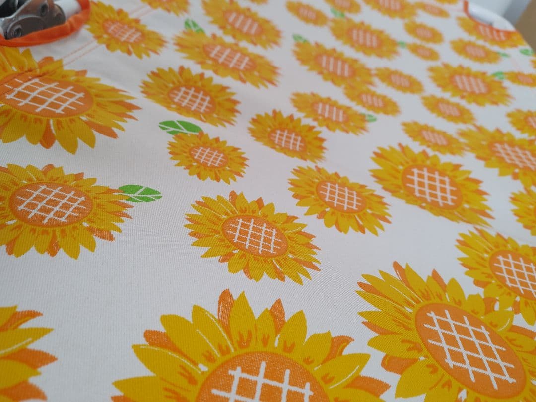 ビーチベッド【折り畳み】サンリオ　ハローキティ　可愛い　夏　アウトドア　海