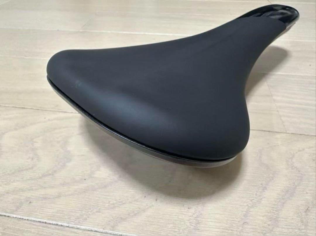 BROMPTON スーパーライトサドル　カーボンレール TLINE