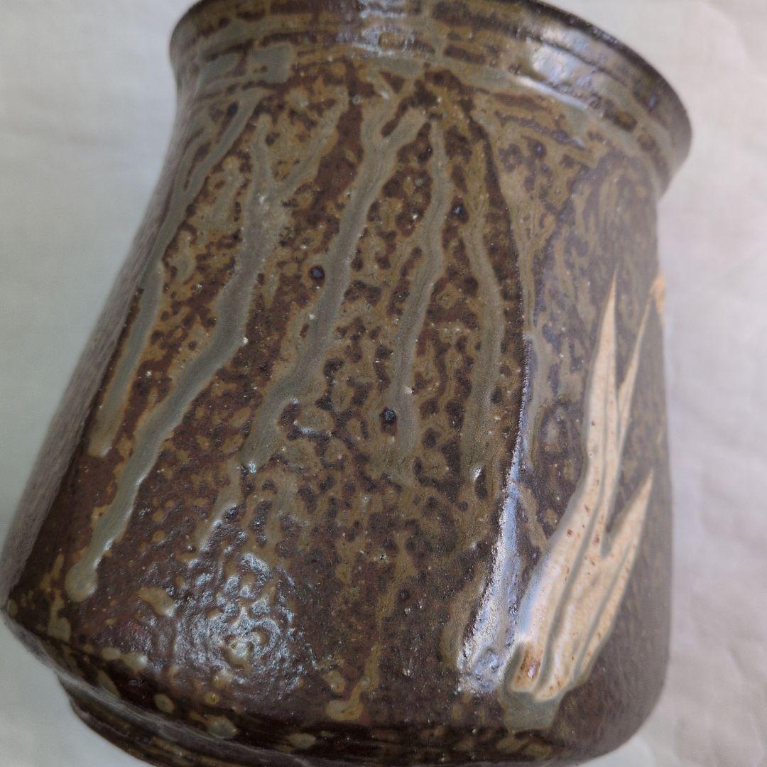 【灰釉　筒描草文面取水指】雅夫