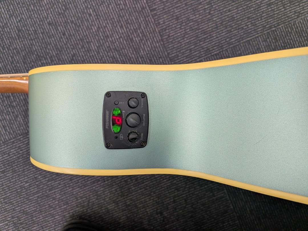 ギター Fender Newporter