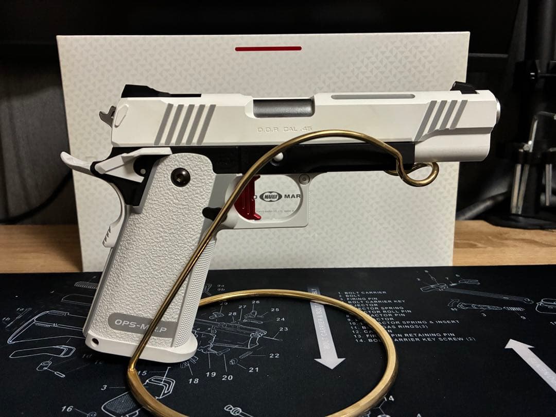 【極美品】マルイ D.O.R ホワイト＋ロングマグ付