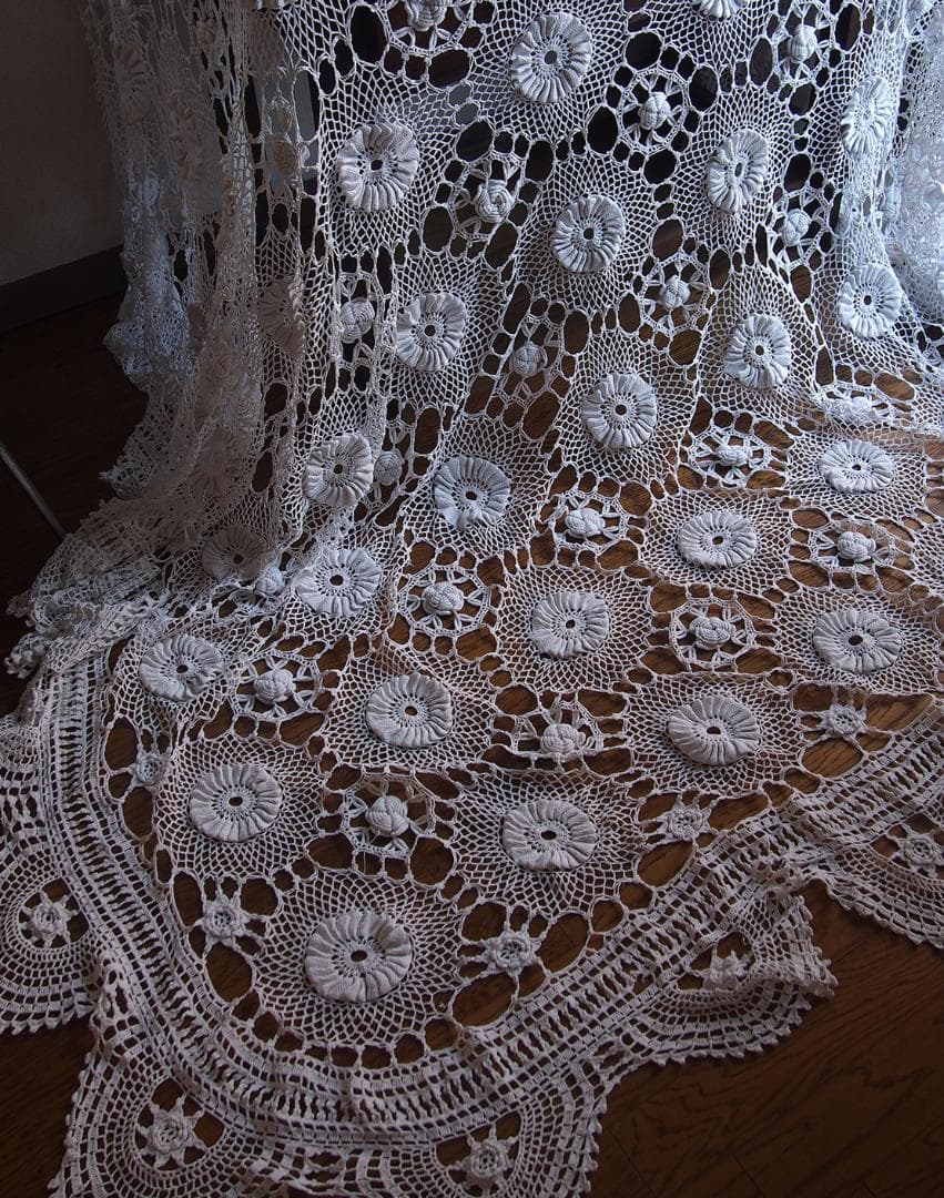 花の模様 かぎ針編みクロシェレース ベッドカバー アイリッシュクロシェ/K309