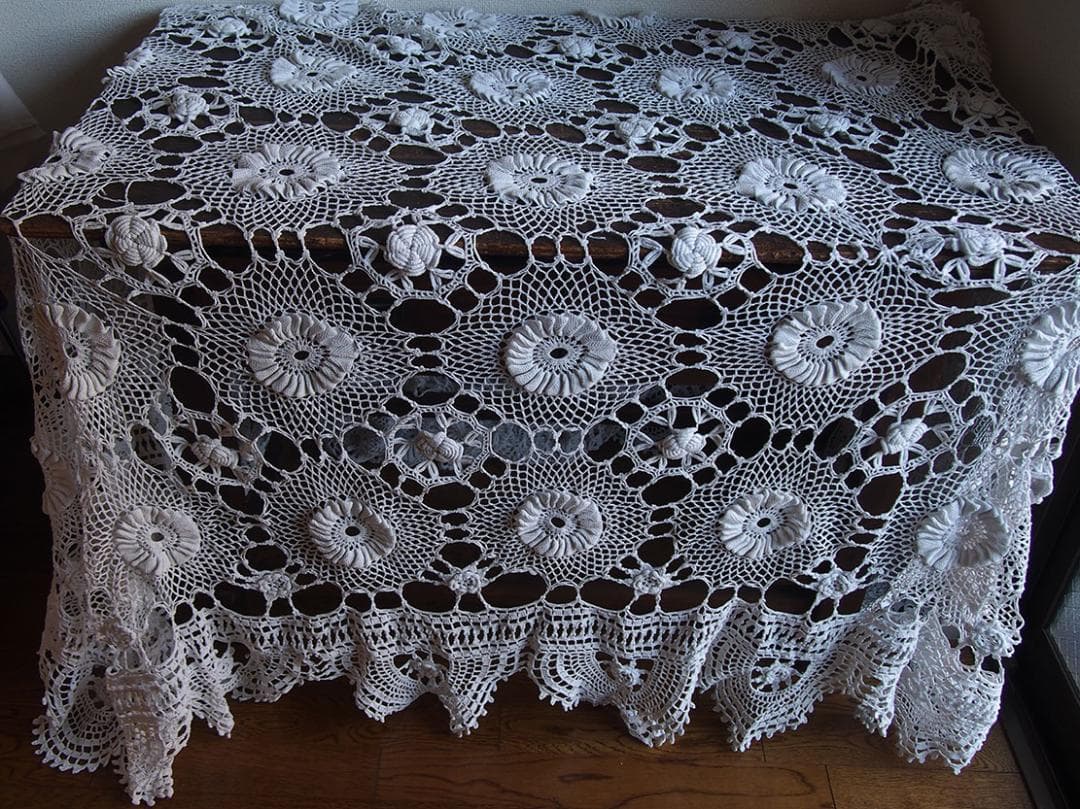 花の模様 かぎ針編みクロシェレース ベッドカバー アイリッシュクロシェ/K309