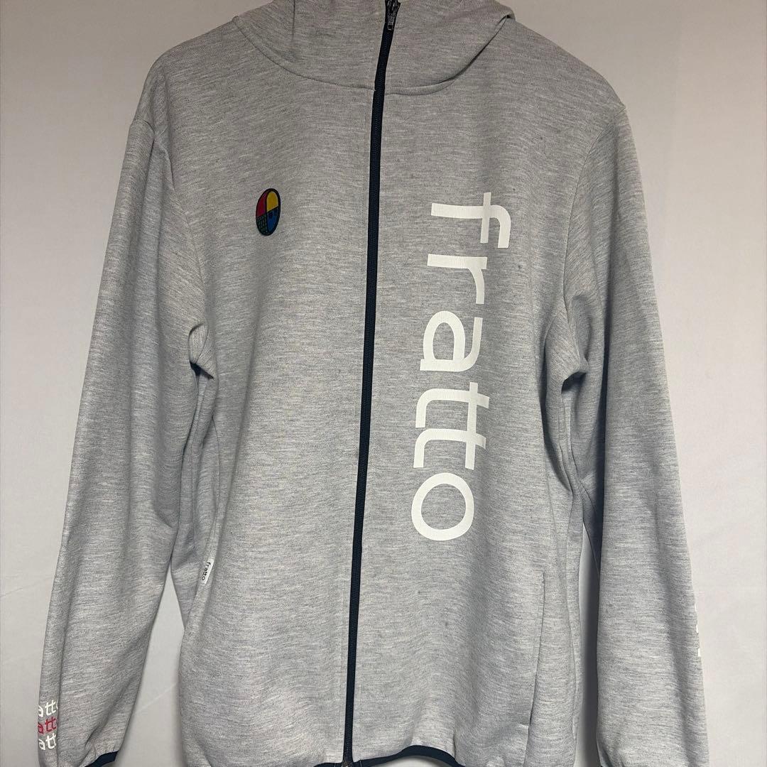 fratto フード付きパーカー