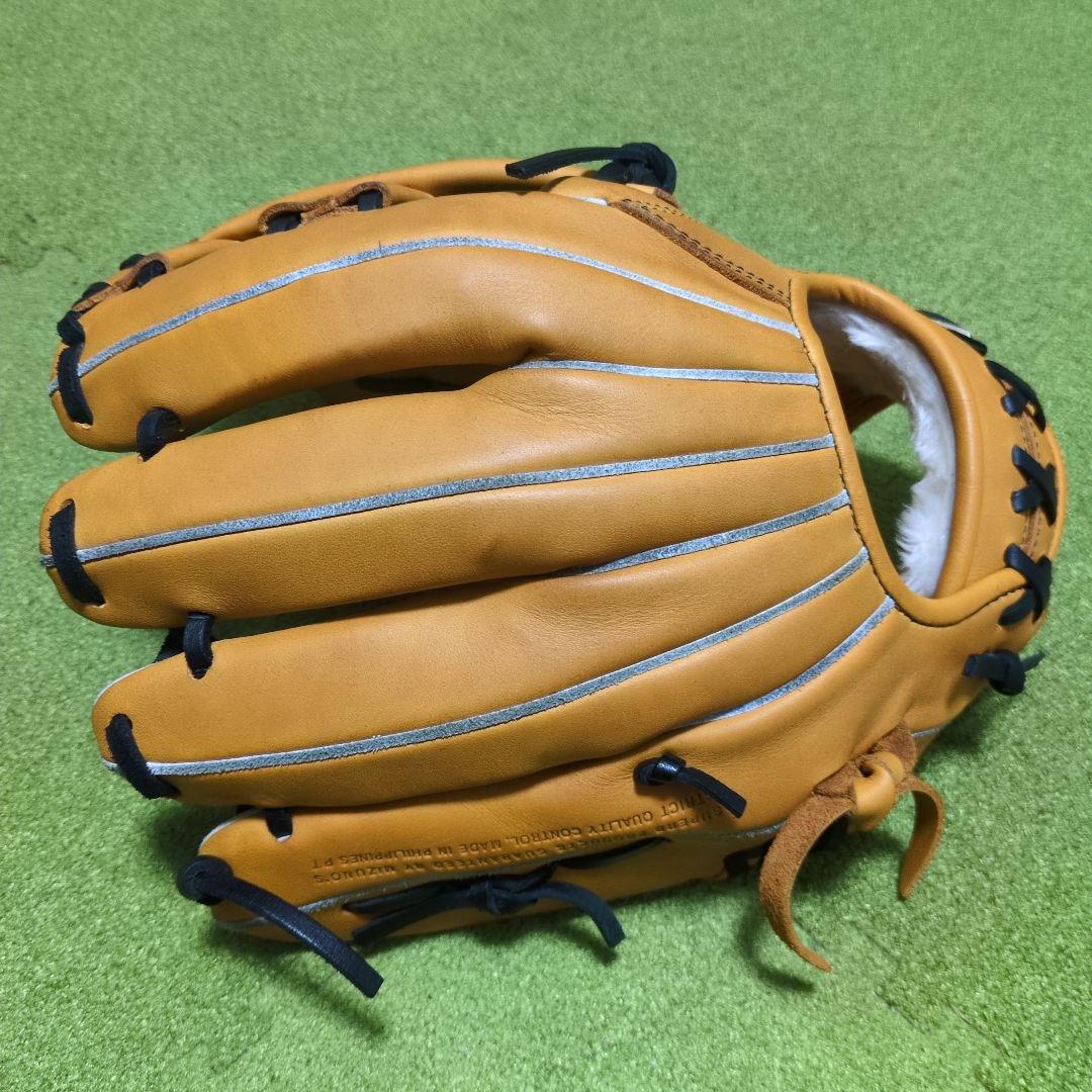 Mizunoグローバルエリート軟式内野　定価￥28,600