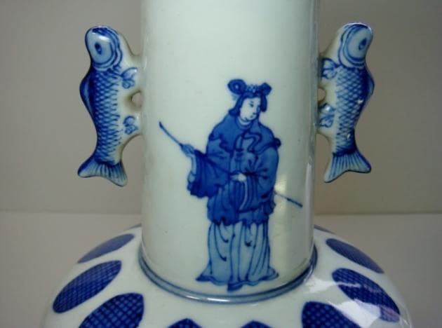 花瓶■城楽 窯院 人物 魚耳付き 染付け 唐草 花器 古玩 時代物 骨董品■