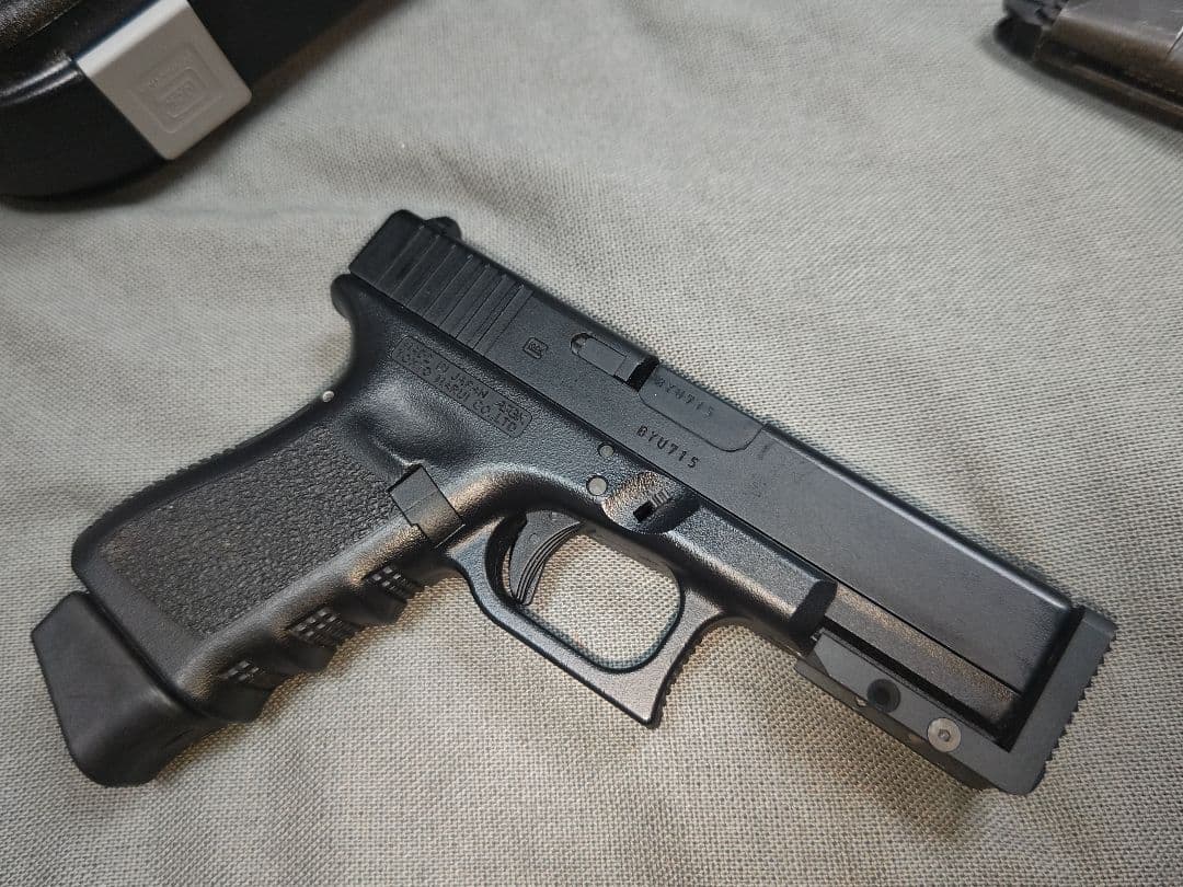 東京マルイ　GBB グロック 19 STANDOFFカスタム　ガンケース付き