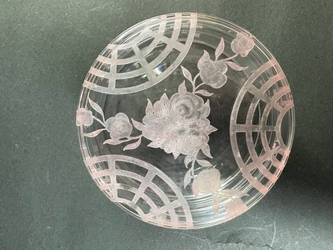 アンティークバカラピンク花柄パウダーケースと香水瓶 当時のケース付き。