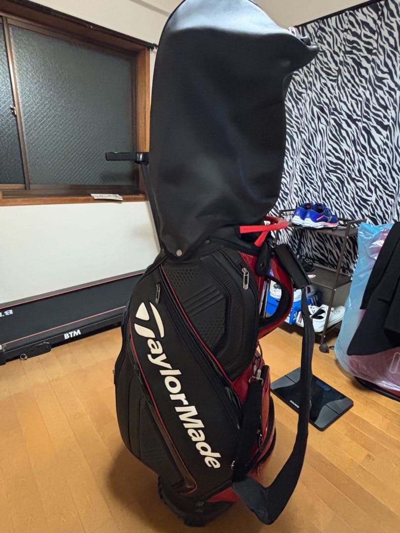 TaylorMade キャディバッグ 黒 赤 フード付き