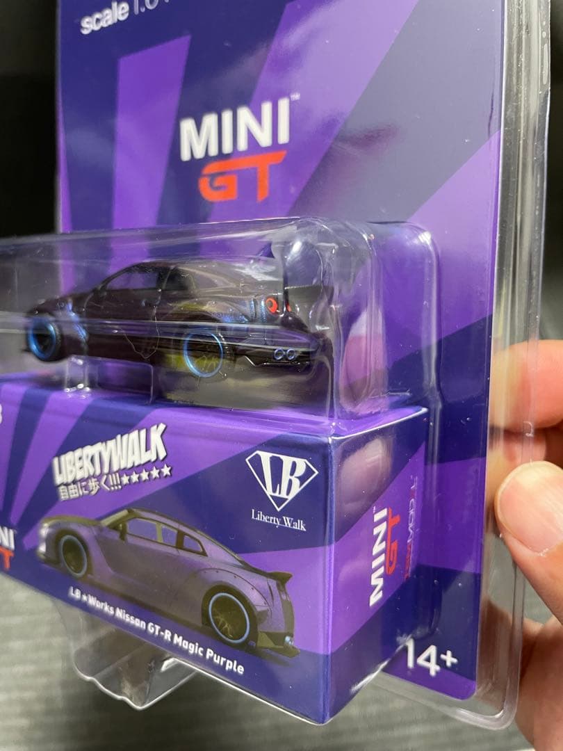 トイザらス限定MINI GT 73 LBWK Nissan GT-R R35