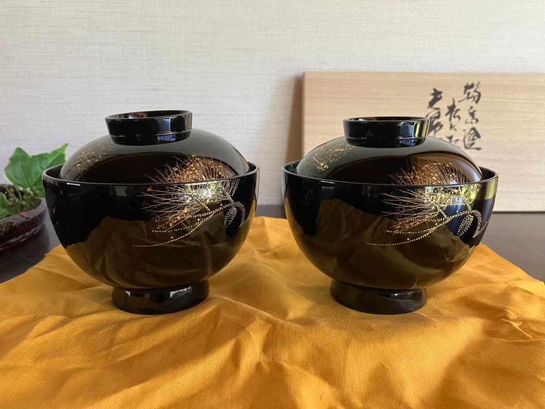 輪島塗　沈金　夫婦吸物椀　夫婦椀　蓋付お椀　お椀　２客　松に松笠