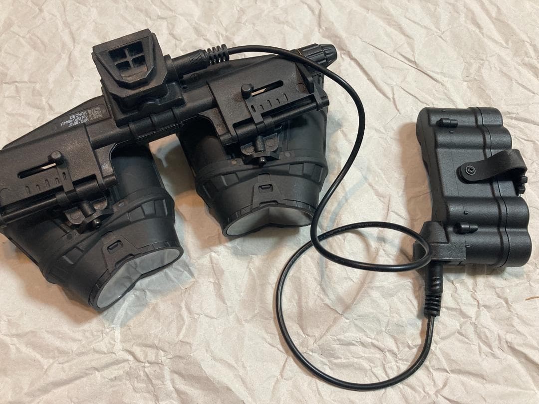 【発光モデル】GPNVG-18 4眼ナイトビジョンゴーグル ダミー BK