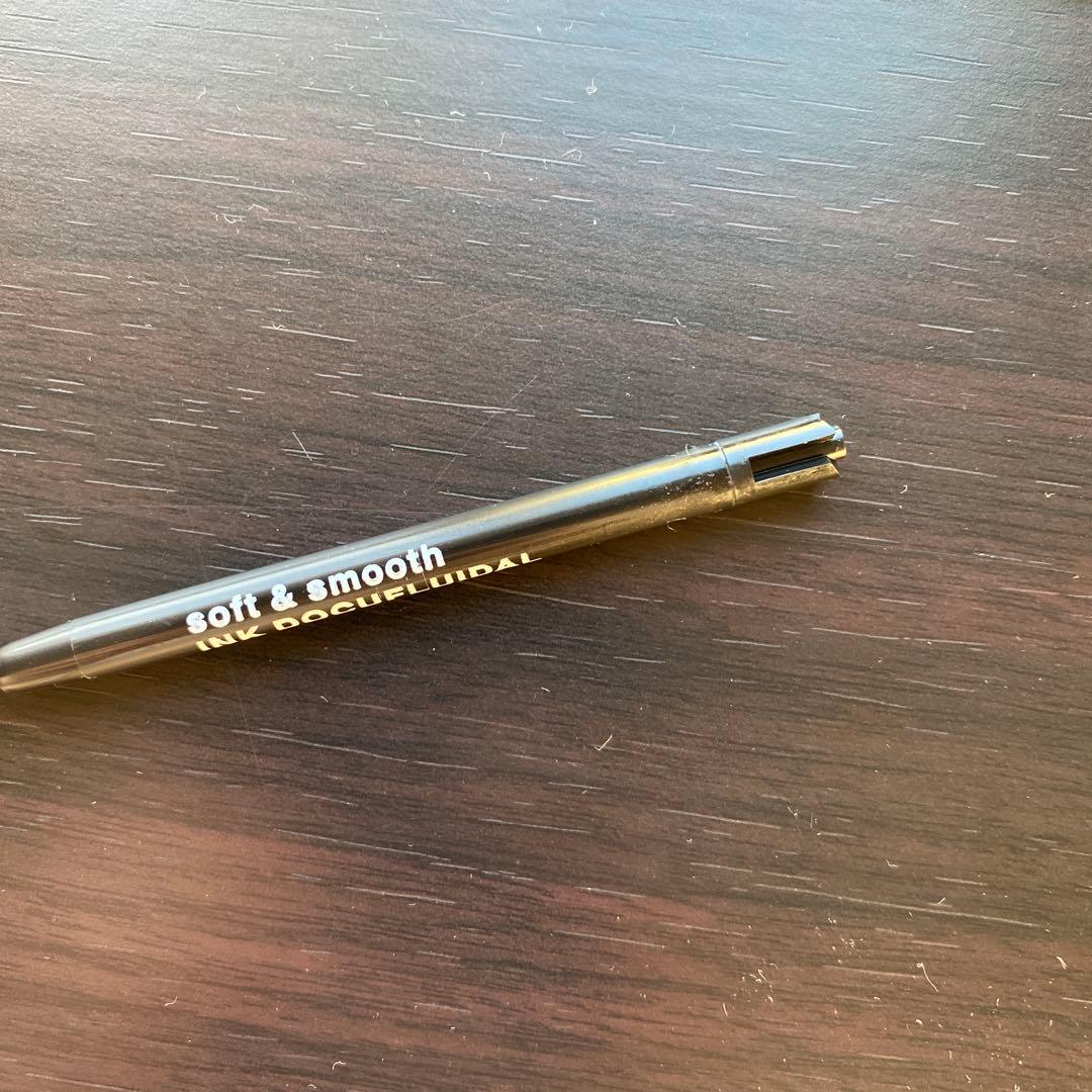 黒いボールペン 金色の金具付き ドイツ製