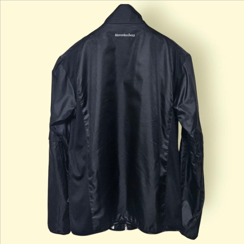 美品メルセデス・ベンツ&タイトリストメンズゴルフ2ウェイJKブラックM 蓄熱