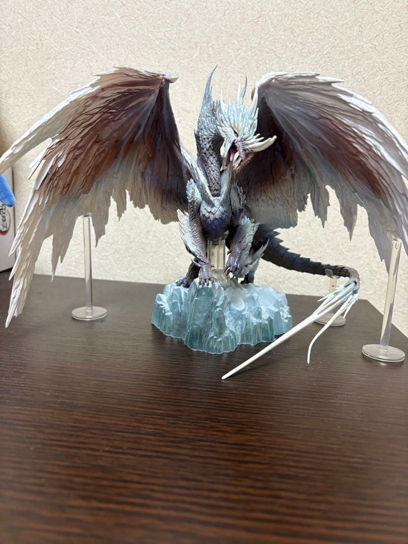 モンスターハンター ネルギガンテ イヴェルカーナ リオレウス フィギュア
