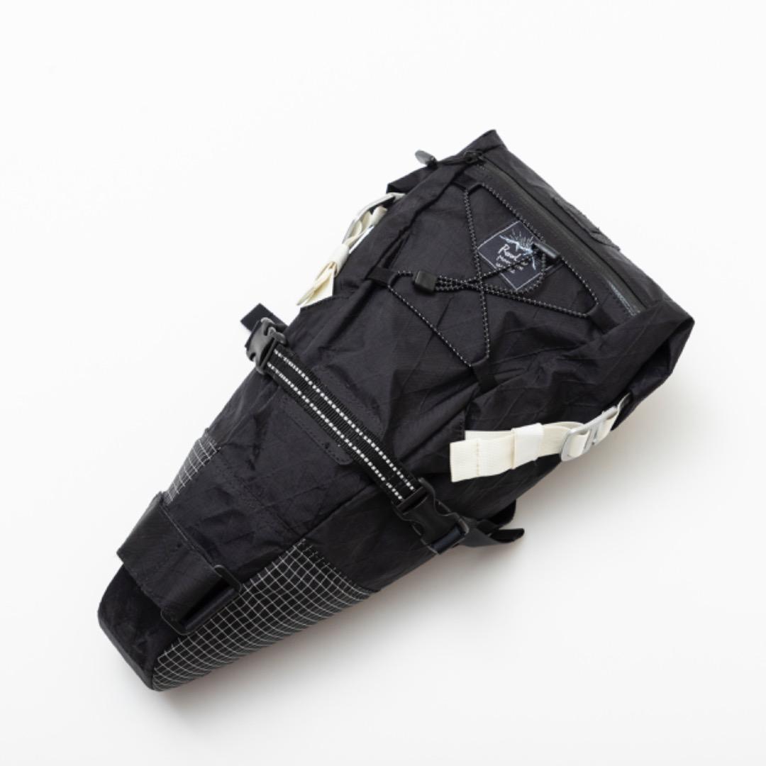 RawLow Mountain Works サドルバッグ