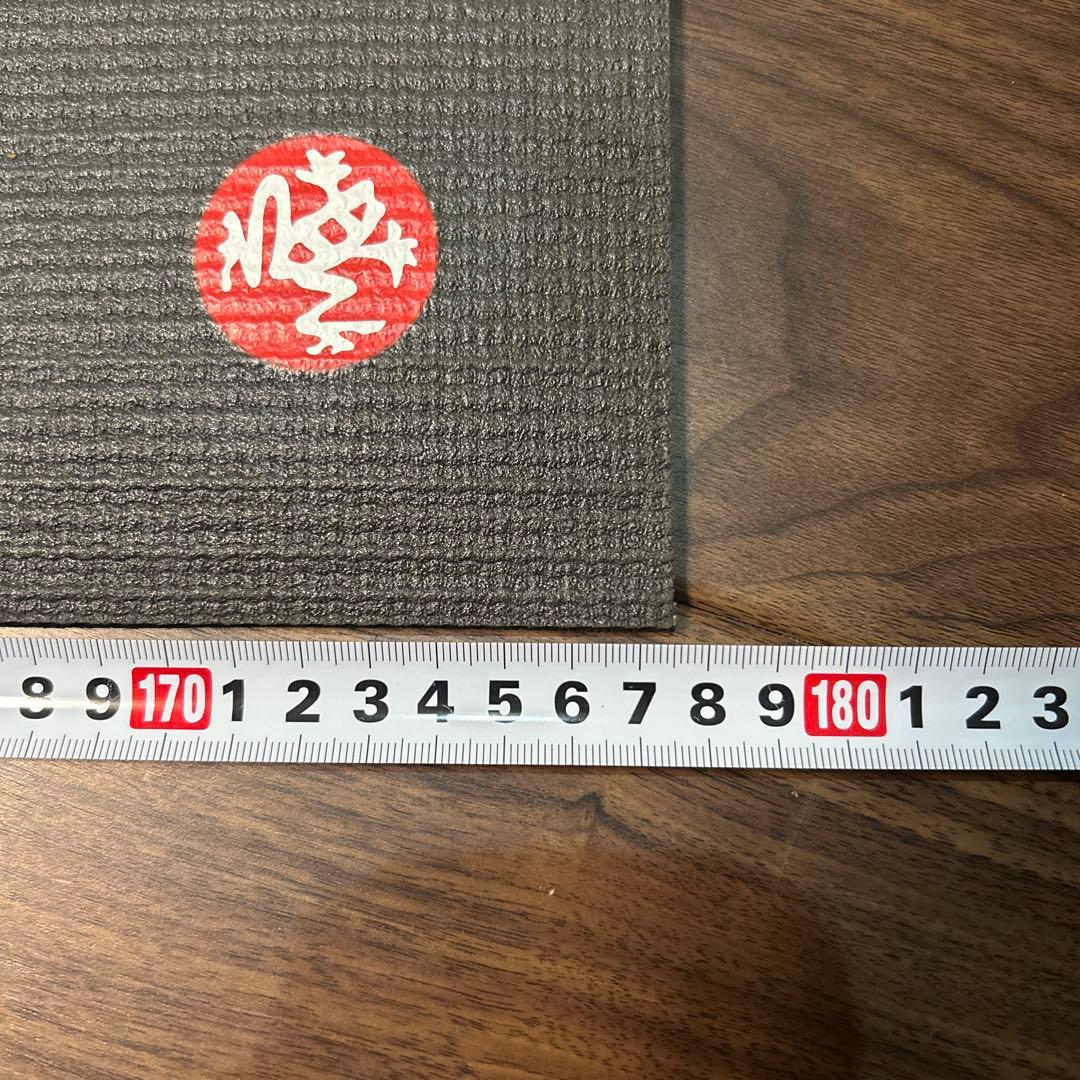 11月中限定出品✨大人気　マンドゥカ　ヨガマット ブラック