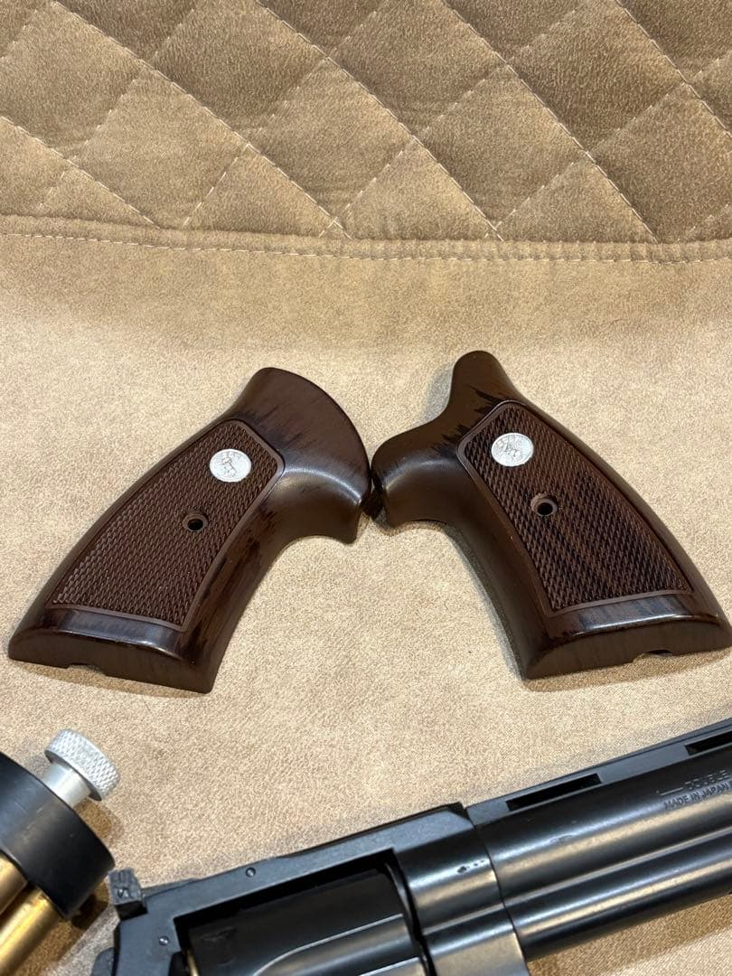 マルシン コルトアナコンダ 6インチ 木製グリップ（割れ有）