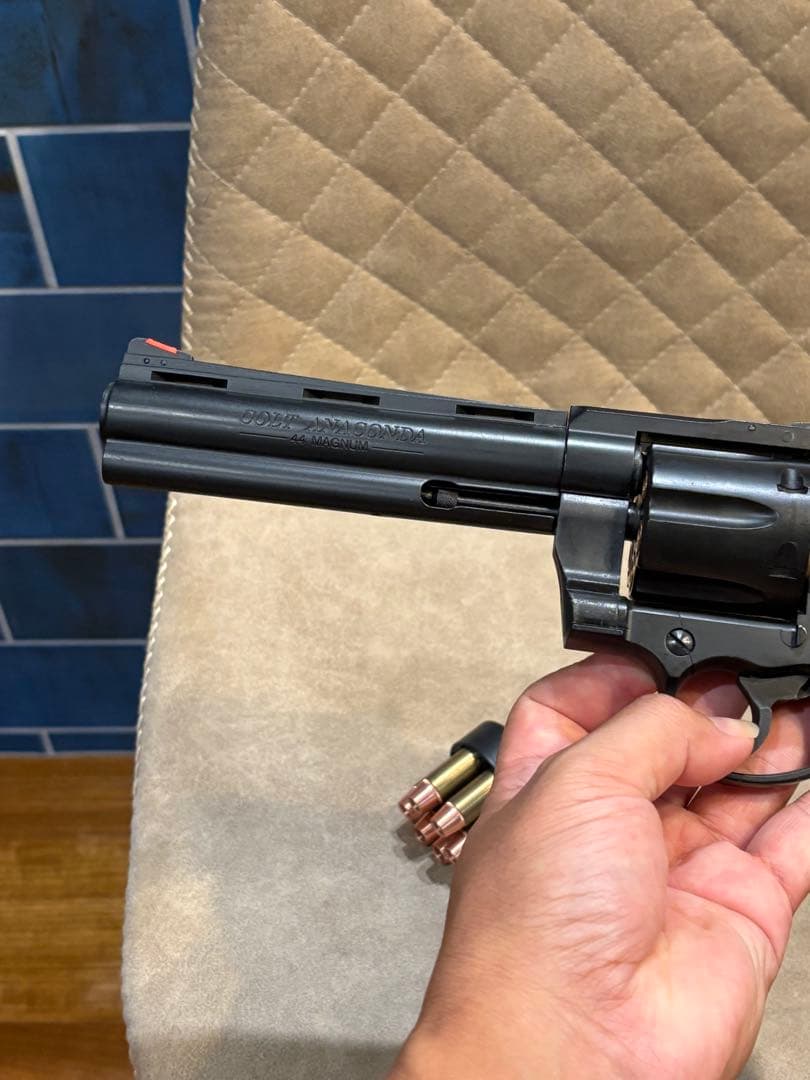 マルシン コルトアナコンダ 6インチ 木製グリップ（割れ有）