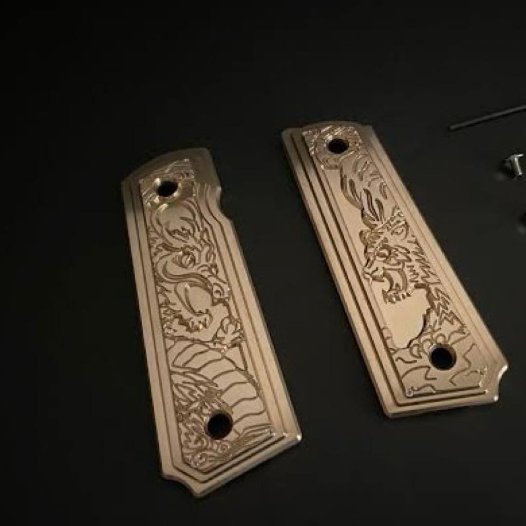 真鍮戦飾　龍虎銃把1911 グリップ