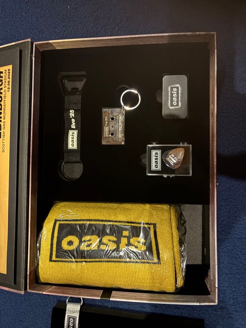 タ*ラ様 Oasis Fan Package VIPノベルティボックス　エディン