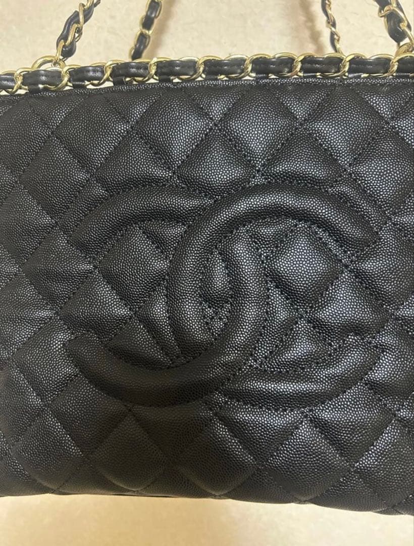 CHANEL ブラック ハンドバッグ キルティングノベルティ
