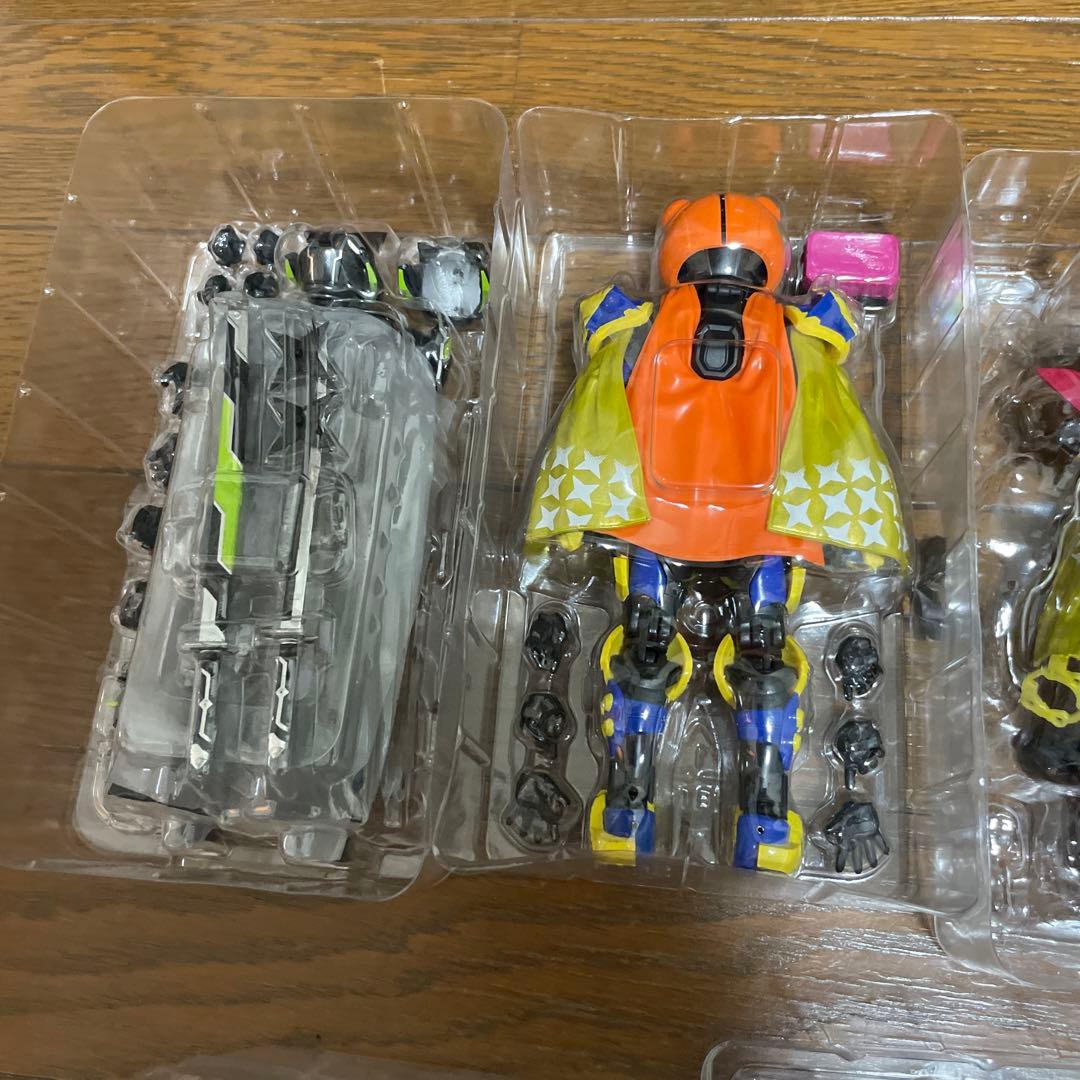 shフィギュアーツ仮面ライダータイクーンブジンソードなど4点