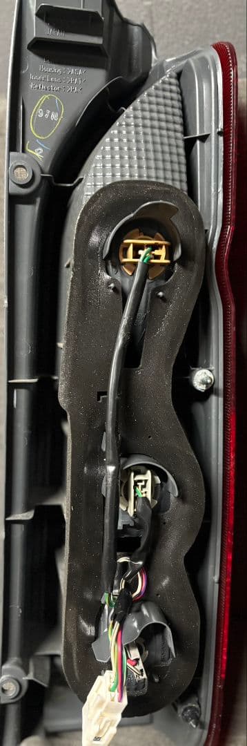 純正トヨタハイエース200系 純正テールランプ左右セット