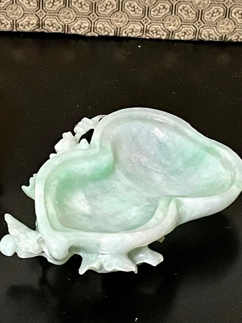 中国美術　翡翠彫刻　瓢箪と蔓　香合　台座付　箱有り