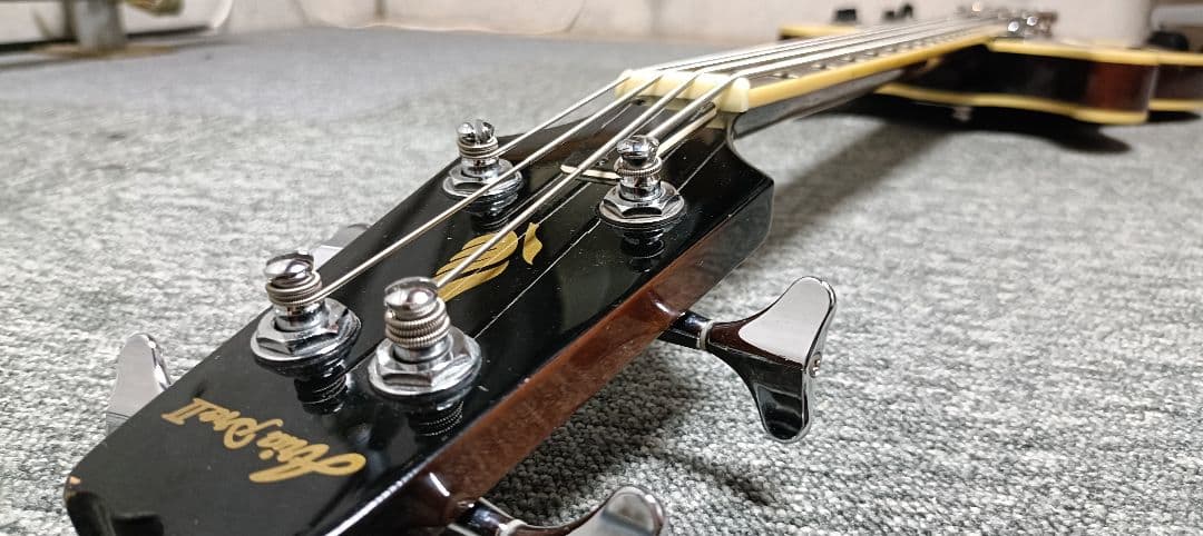 ゆ*つ様 アリアプロ2 セミアコ・ベース サンバースト