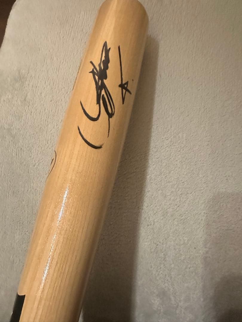 中田翔選手 直筆サイン入りバット