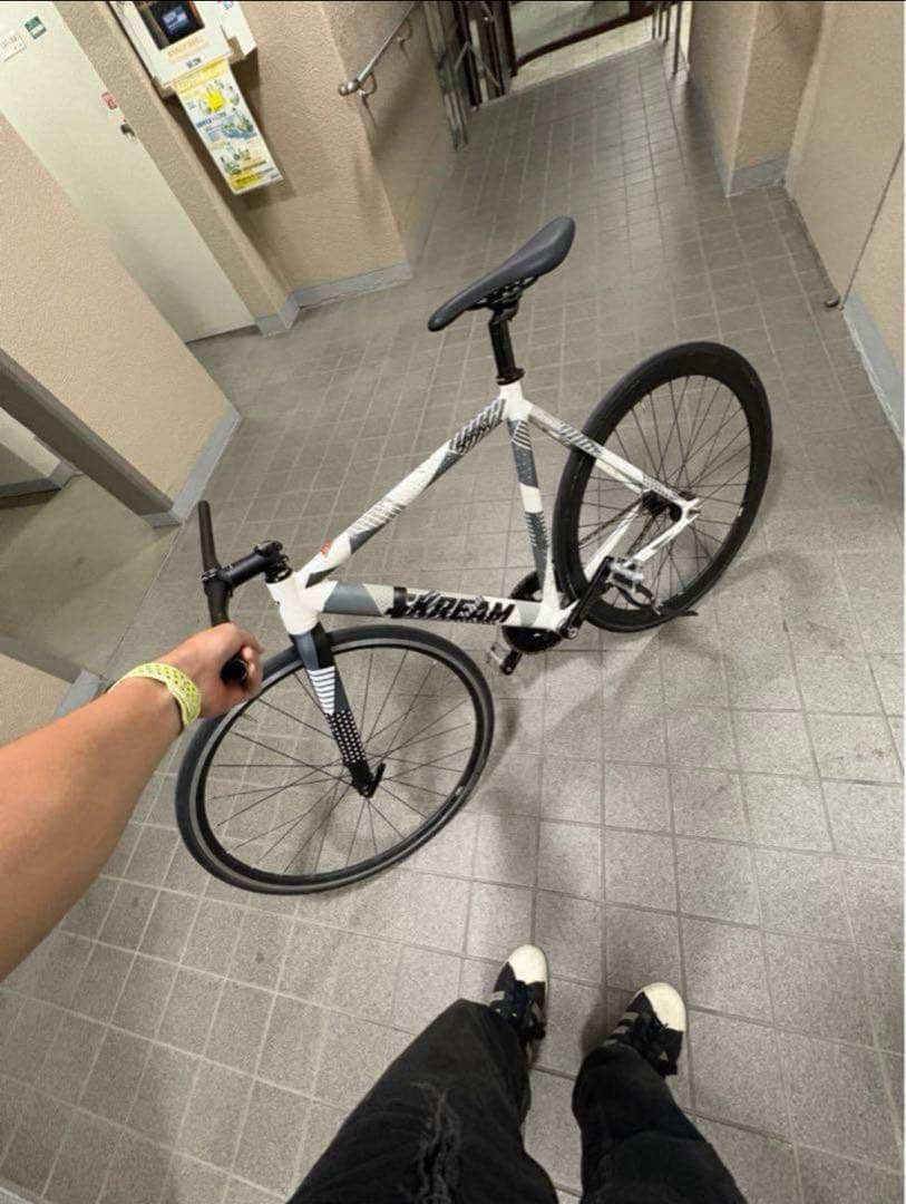 日本未売カラー　SKREAM SPRINT V3