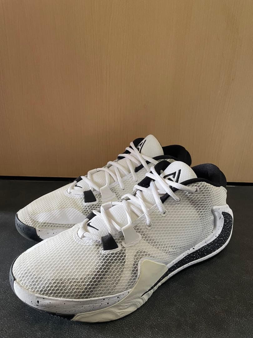 シューズ(男性用) NIKE zoom freak1